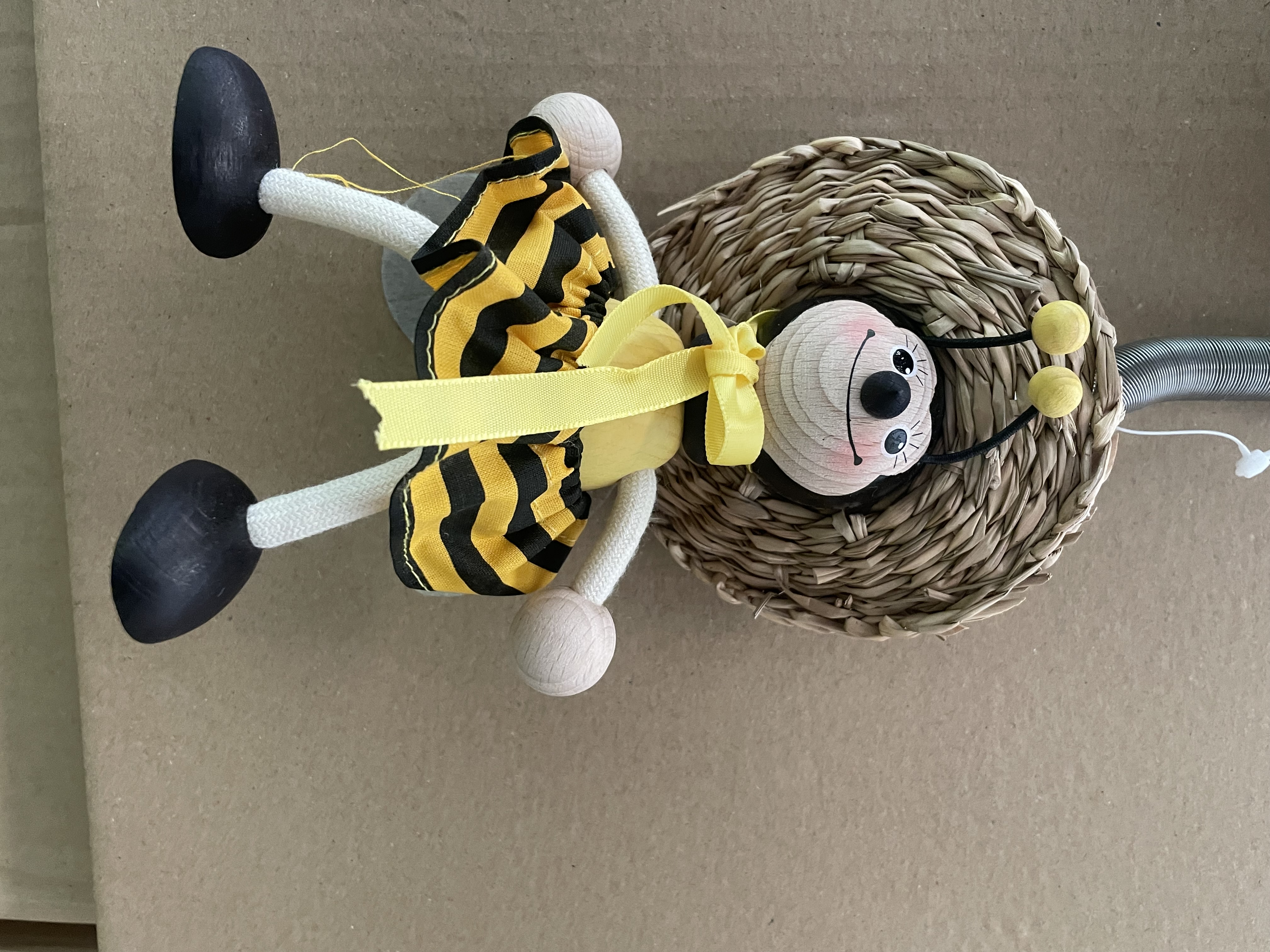 MUÑ-28 ABEJA SOMBRERO